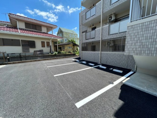 【駐車場】