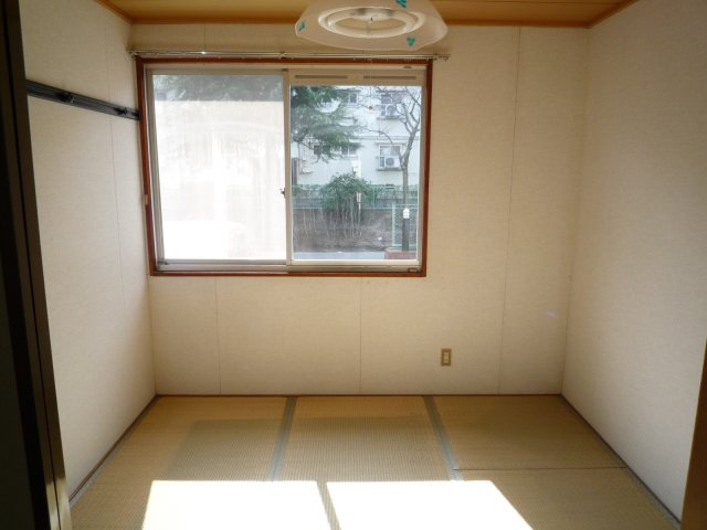 メゾンオカミツBの和室