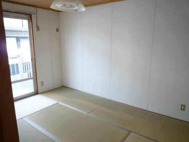 メゾンオカミツBの和室