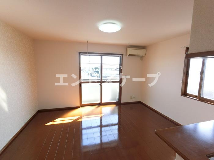 ウィルモアメゾンの居間・リビング|高崎、前橋、伊勢崎エリアのお部屋探しはエンドスケープまで！お客様の理想お聞かせ下さい♪