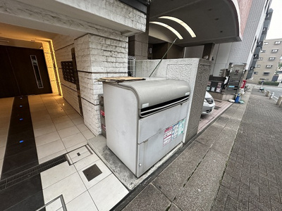 【その他共用部分】 | ヨネビル港北 | 敷地内ごみ置き場でごみ出しもらくらく～♪忙しい社会人さんや学生さんにもうってつけ！