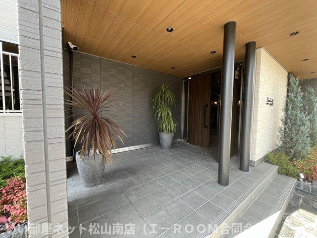 【エントランス】 | ラウレア