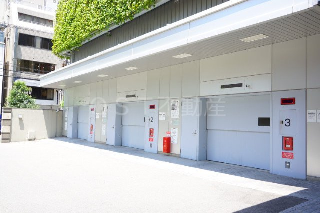 堂島ザ・レジデンスマークタワーの駐車場