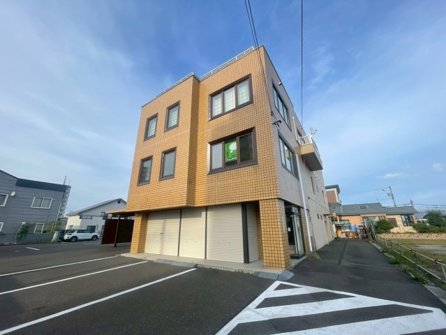 共栄大通8丁目ビルの外観