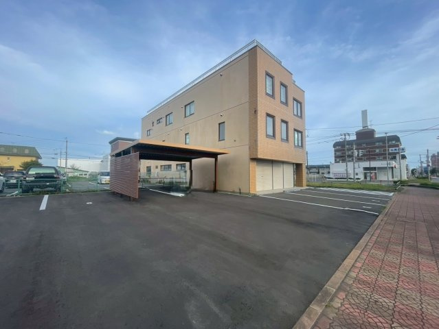 共栄大通8丁目ビルの外観