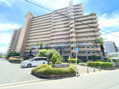 【外観】 | 東急ドエル・アルス堺フェニックス | 静かな住宅街にたたずむ重厚感ある総戸数194戸の大型マンション！お部屋は11階部分です。落ち着いた色合いが素敵ですね。