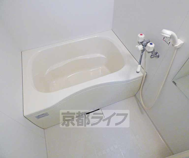 メゾンプラムの浴室