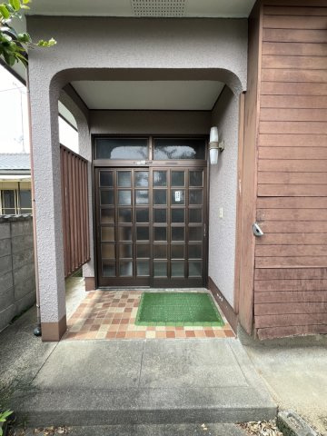 古城町戸建ての玄関