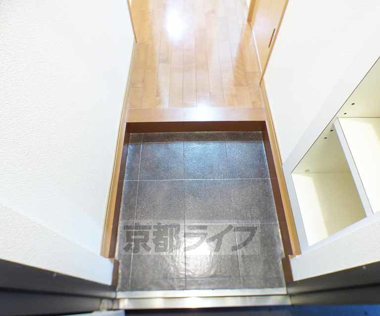 パーソナルサルーン西陣Ｊｒの玄関