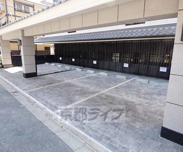ベラジオ堀川今出川Ⅱの駐車場