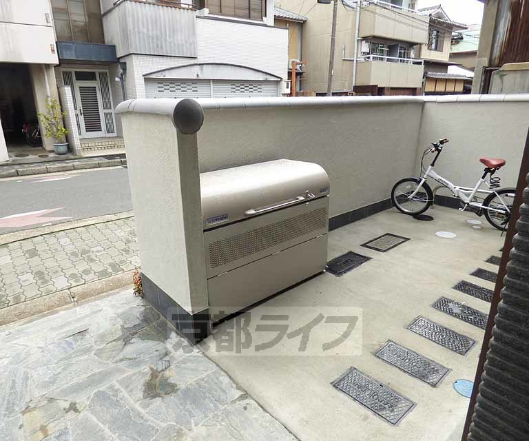 Ｃｈａｒｉｓ御所東のその他