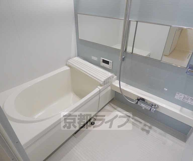 Ｃｈａｒｉｓ御所東の浴室