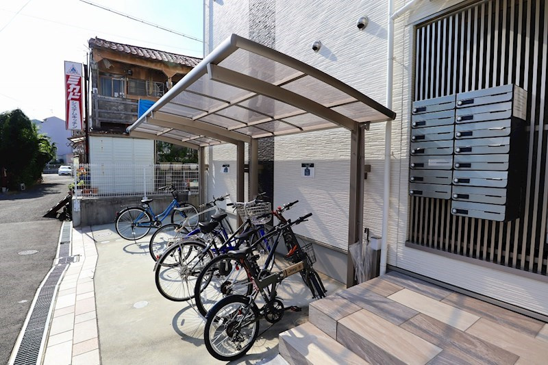クリエオーレ萱島東の駐車場