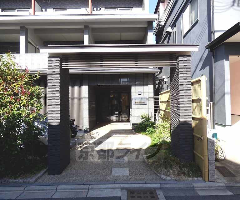 ベラジオ京都鞍馬口のエントランス