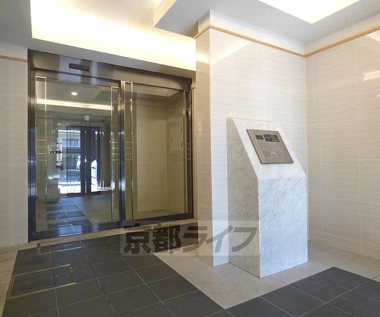 ベラジオ京都鞍馬口のエントランス