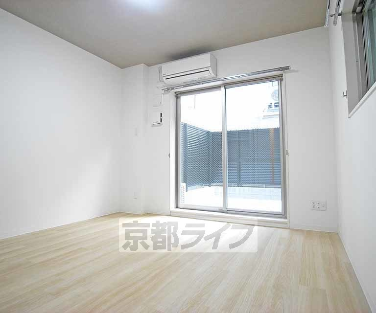 モナド　ｍｏｎａｄｏの居間・リビング