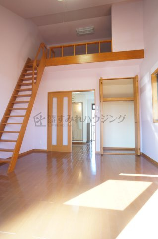 アドミール栄の居間・リビング|参考、同建物・反転間取りの号室