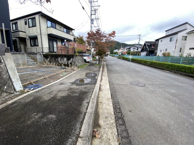 【前面道路含む現地写真】 | 【仲介手数料０円】秦野市曽屋　中古一戸建て | 秦野市曽屋　中古一戸建て