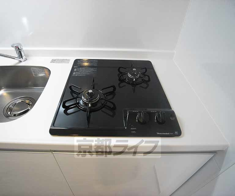 Ａｐｐａｒｔａｍｅｎｔｏ御所西のキッチン