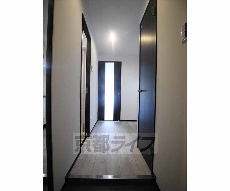 Ａｐｐａｒｔａｍｅｎｔｏ御所西の玄関