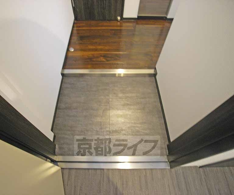 Ａｐｐａｒｔａｍｅｎｔｏ御所西の玄関