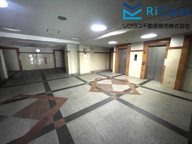 クルーセ長田駅前のエントランス|落ち着いたエントランスです