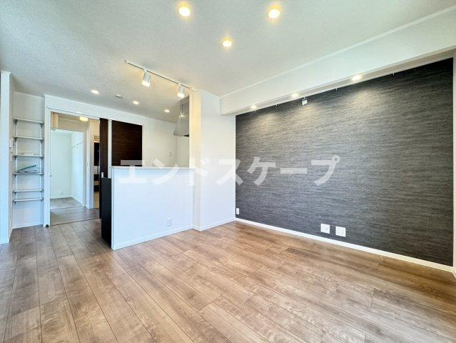 ウィングクレストの居間・リビング|高崎、前橋、伊勢崎エリアのお部屋探しはエンドスケープまで！お客様の理想お聞かせ下さい♪