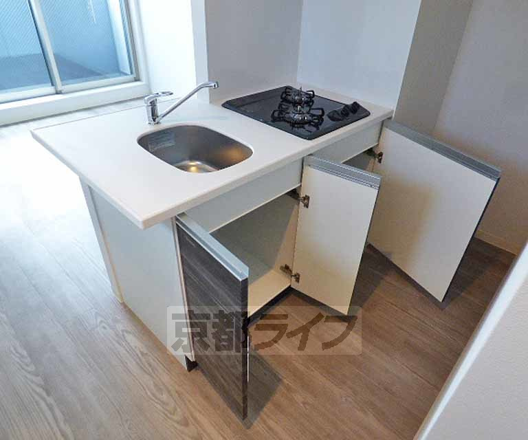 ＴＨＥ　ＧＡＲＮＥＴ　ＳＵＩＴＥ　ＲＥＳＩＤＥＮＣＥ　御所西のキッチン