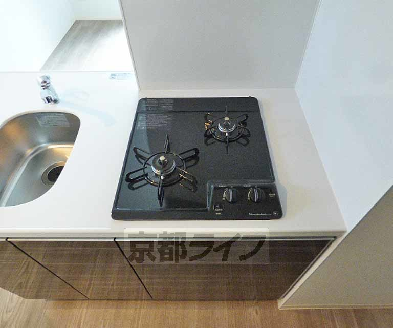 ＴＨＥ　ＧＡＲＮＥＴ　ＳＵＩＴＥ　ＲＥＳＩＤＥＮＣＥ　御所西のキッチン