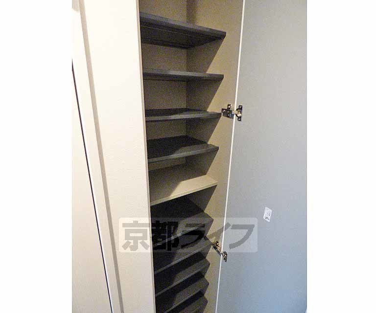 ＴＨＥ　ＧＡＲＮＥＴ　ＳＵＩＴＥ　ＲＥＳＩＤＥＮＣＥ　御所西の収納