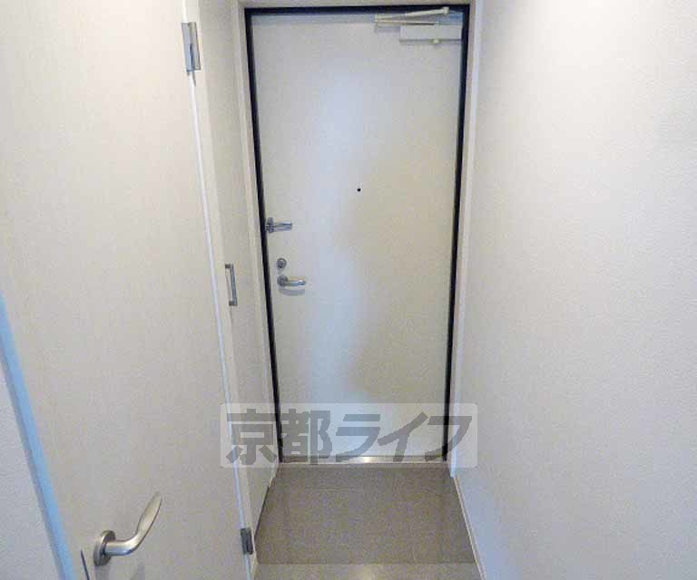 ＴＨＥ　ＧＡＲＮＥＴ　ＳＵＩＴＥ　ＲＥＳＩＤＥＮＣＥ　御所西の玄関