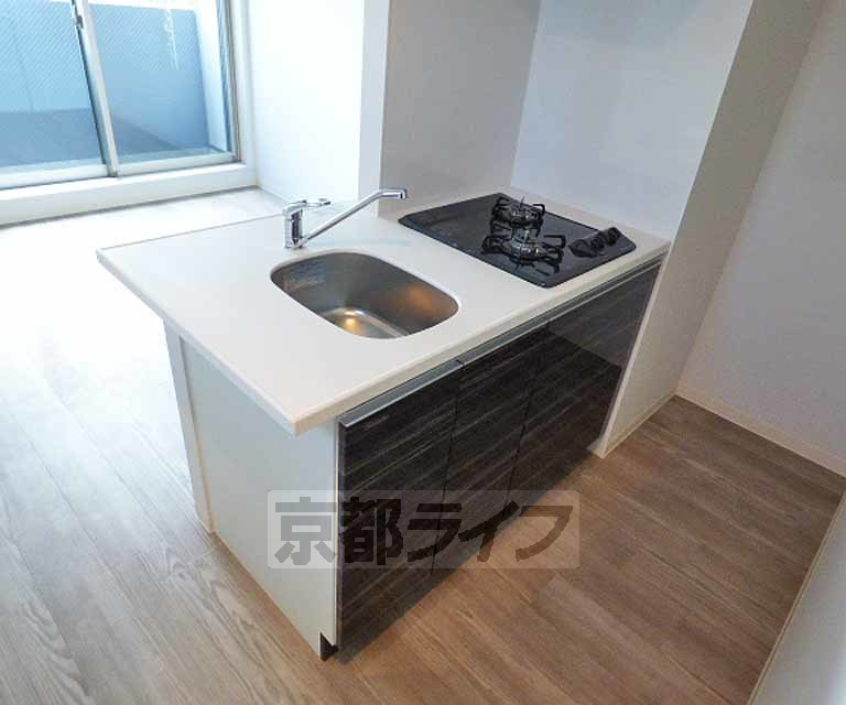 ＴＨＥ　ＧＡＲＮＥＴ　ＳＵＩＴＥ　ＲＥＳＩＤＥＮＣＥ　御所西のキッチン