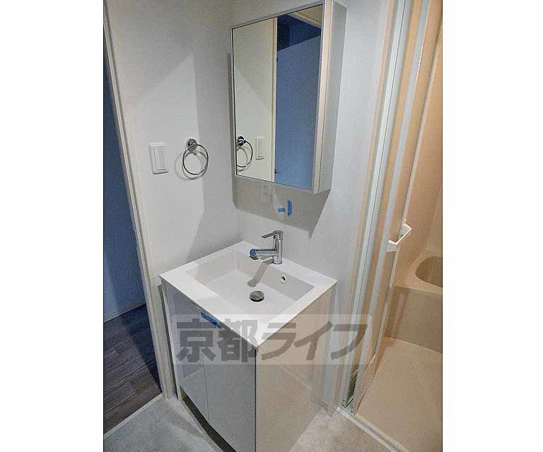 ＴＨＥ　ＧＡＲＮＥＴ　ＳＵＩＴＥ　ＲＥＳＩＤＥＮＣＥ　御所西の洗面所