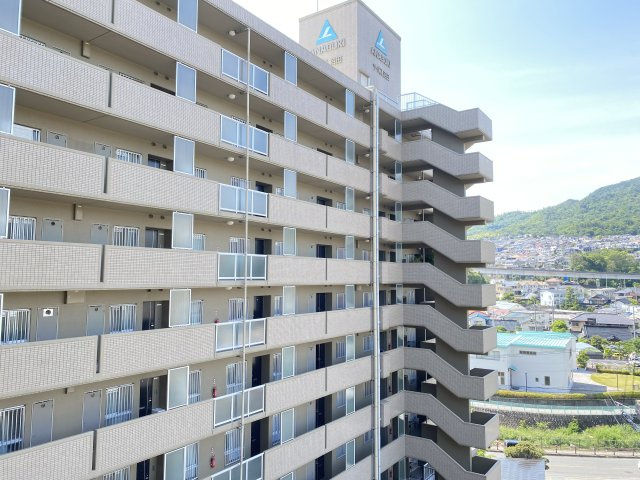 広島市安佐南区伴東５丁目の中古マンションの外観