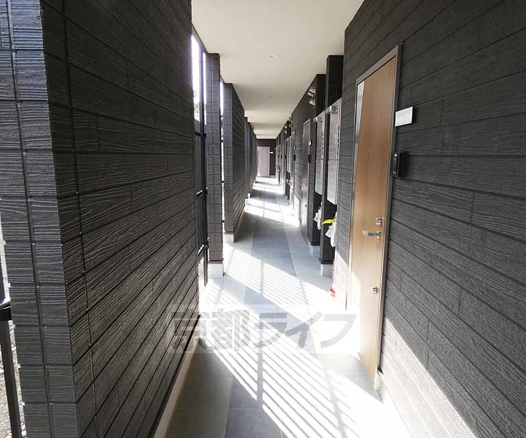 エスペランサ西陣芝大宮のロビー