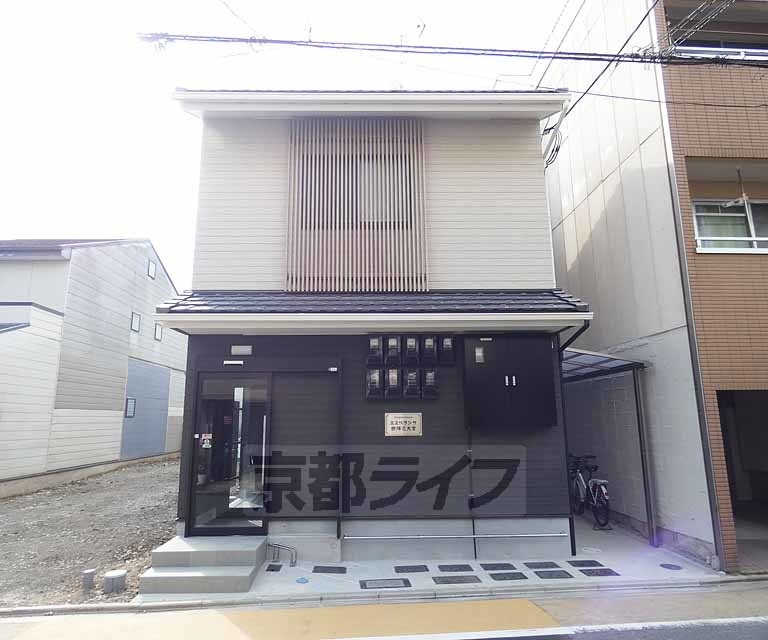 エスペランサ西陣芝大宮のエントランス