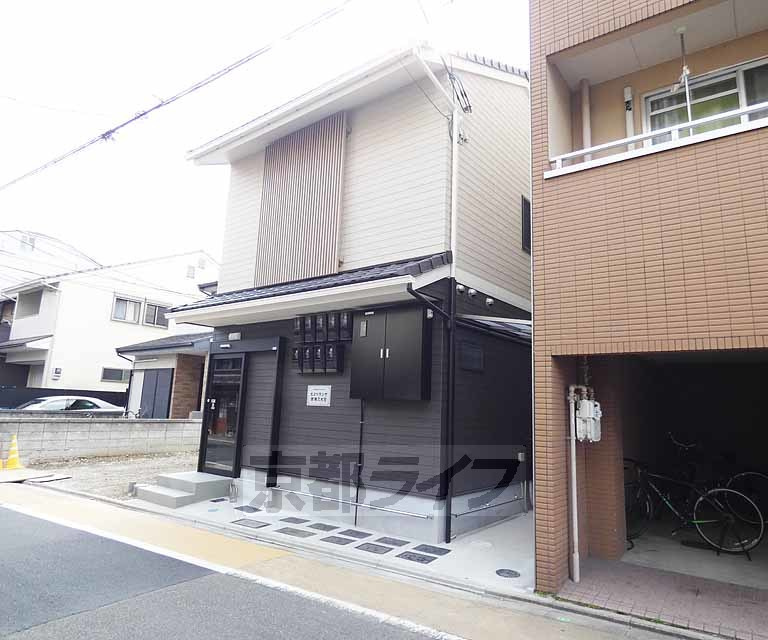 エスペランサ西陣芝大宮の外観