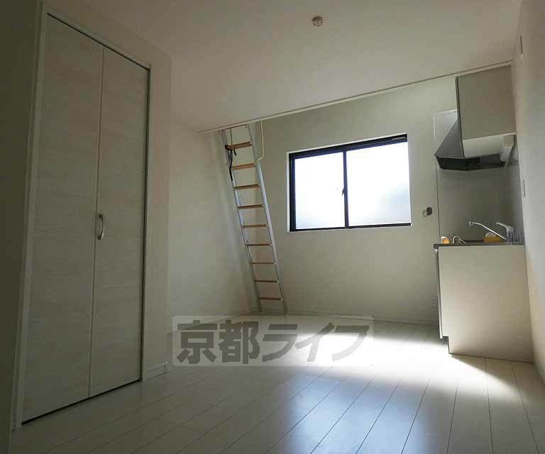 エスペランサ西陣芝大宮の居間・リビング