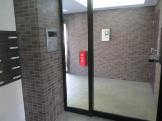 【エントランス】 | オートロック完備で安心のセキュリティ