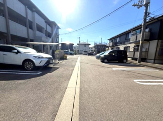 【駐車場】 | ルミエール E棟