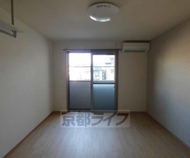 サントス千本今出川の居間・リビング