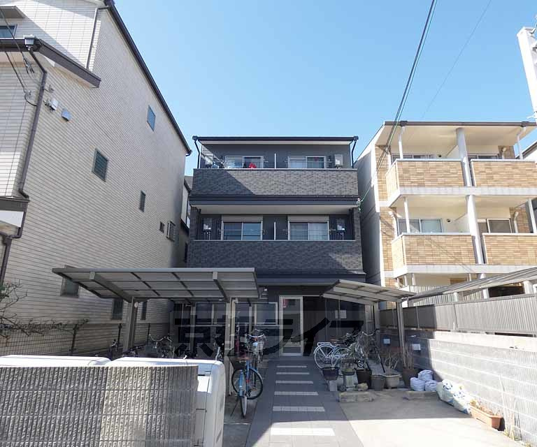 サントス千本今出川の外観