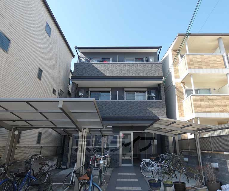 サントス千本今出川の外観