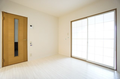 【居間・リビング】 | スプリングハイム A | ※同物件・反転タイプの写真です。