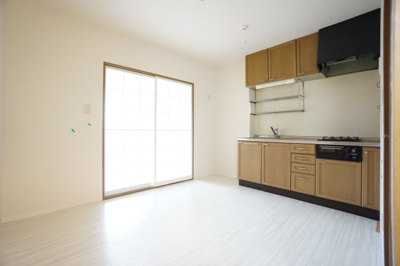 【居間・リビング】 | スプリングハイム A | ※同物件・反転タイプの写真です。