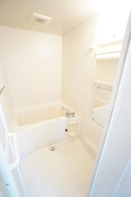 【浴室】 | スプリングハイム A | ※同物件・反転タイプの写真です。