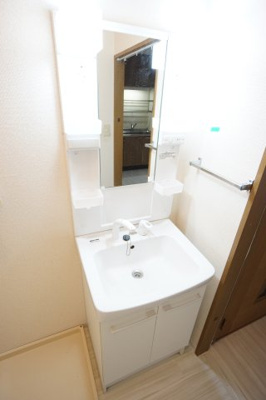 【独立洗面台】 | スプリングハイム A | ※同物件・反転タイプの写真です。