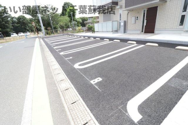 La Crece Kの駐車場|駐車場があるので、車を買う予定の方も安心です