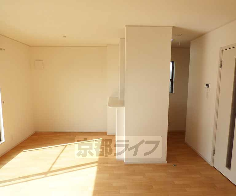 エスペランサ鴨川の居間・リビング