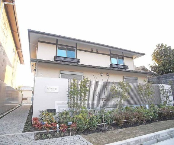 エスペランサ鴨川の外観